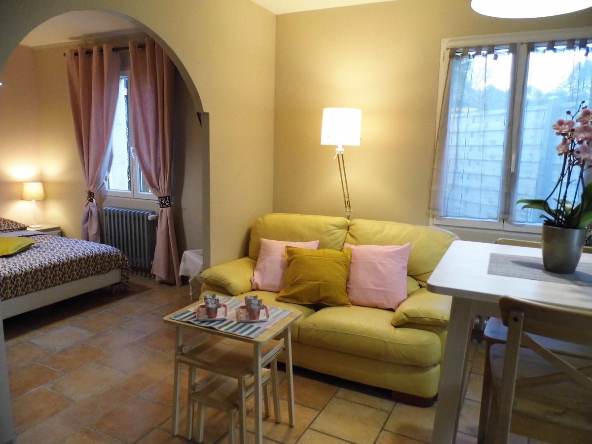 Appartements Dans Villa Privee Avec Piscine, Jardin, Parking Clos, Wifi, Climatisation Meyreuil Exteriör bild