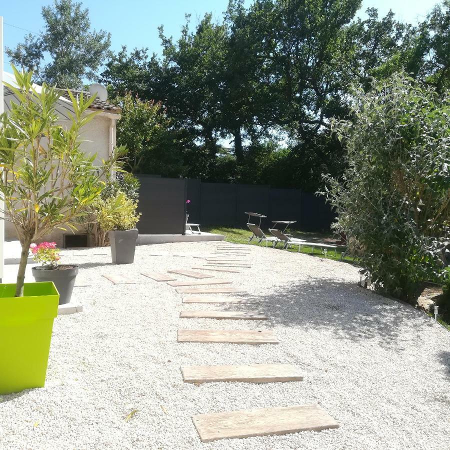 Appartements Dans Villa Privee Avec Piscine, Jardin, Parking Clos, Wifi, Climatisation Meyreuil Exteriör bild