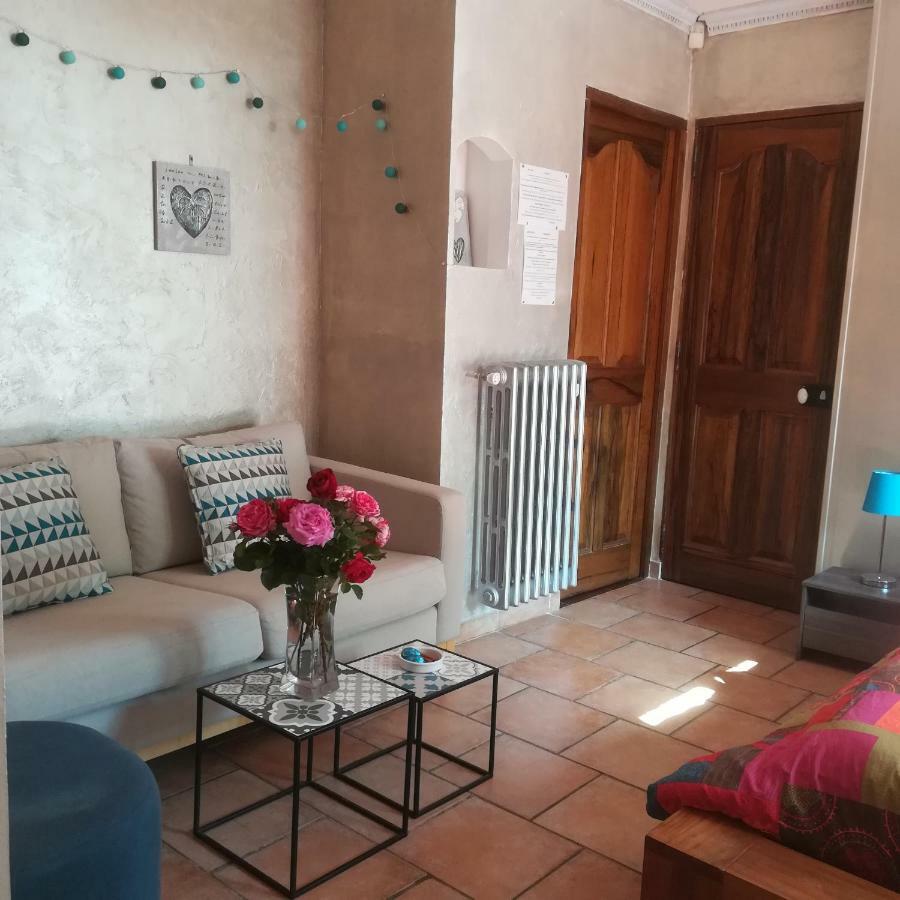 Appartements Dans Villa Privee Avec Piscine, Jardin, Parking Clos, Wifi, Climatisation Meyreuil Exteriör bild