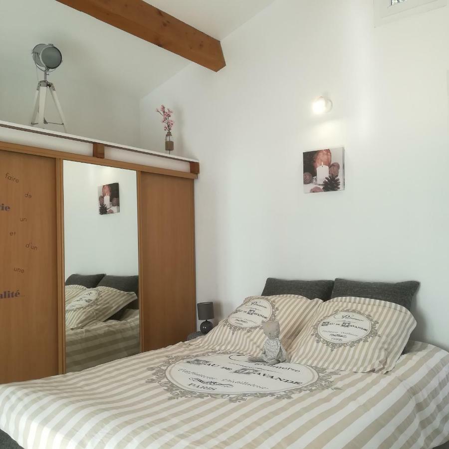 Appartements Dans Villa Privee Avec Piscine, Jardin, Parking Clos, Wifi, Climatisation Meyreuil Exteriör bild